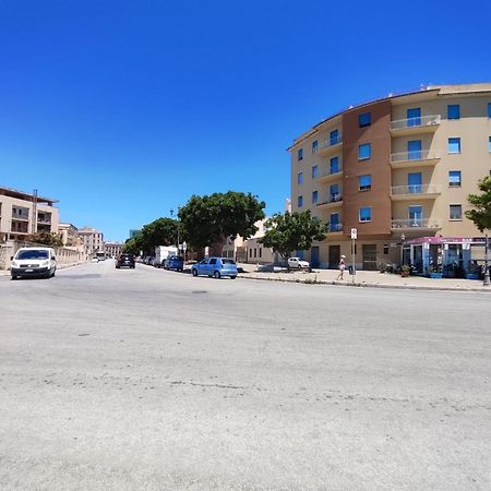 Alla Marina Da Pina Trapani Bagian luar foto